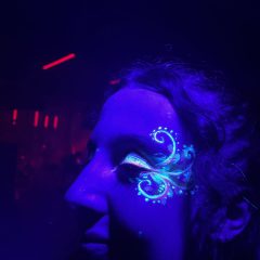 Neon Make-up Look